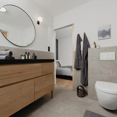 Rosamunde Lägenhetshotell 4*