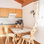 Rosamunde 4*